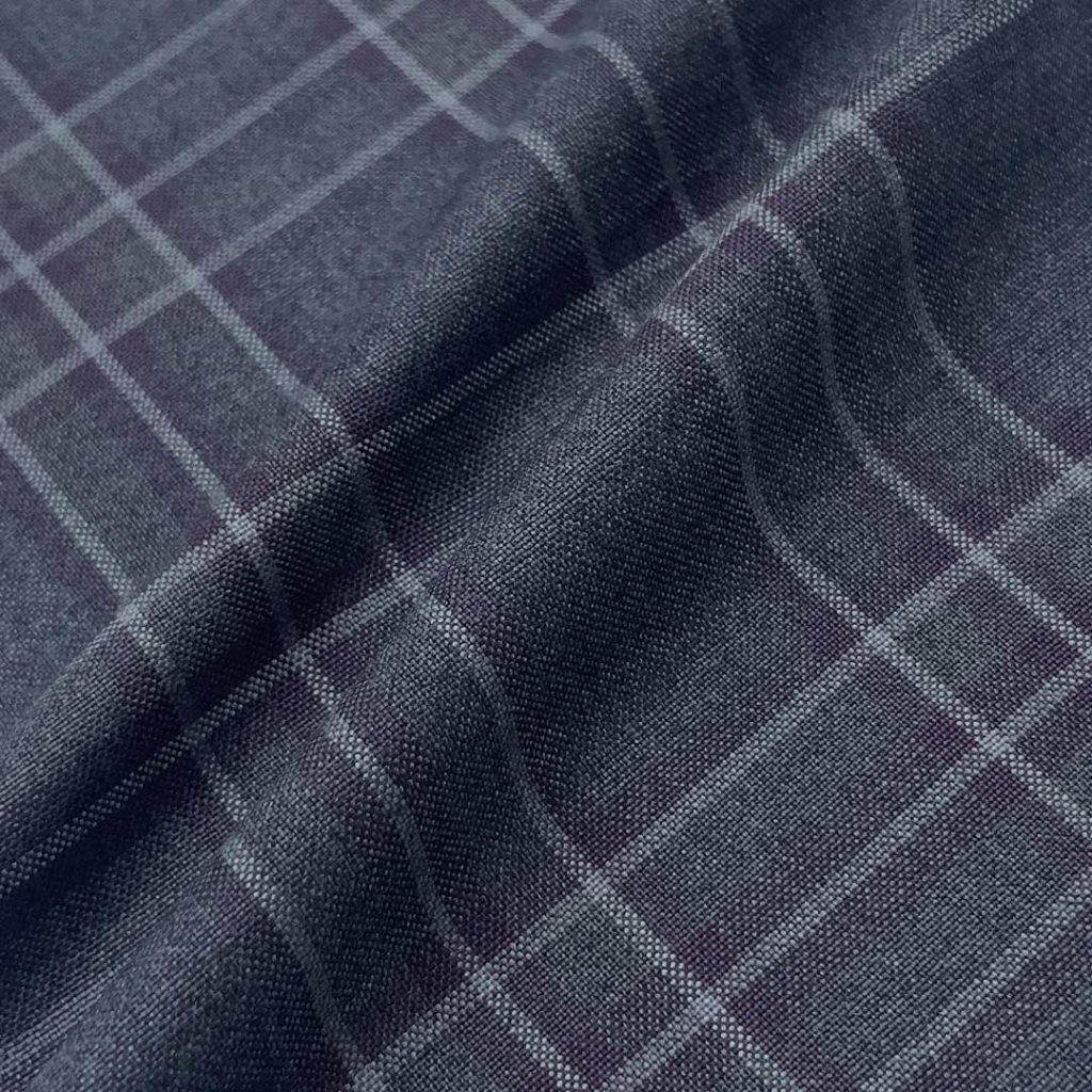 335g/m (6.6oz) 83% Polyester 17% Viscose Suit Crisp Hand Feel Fabric Blazer 32097