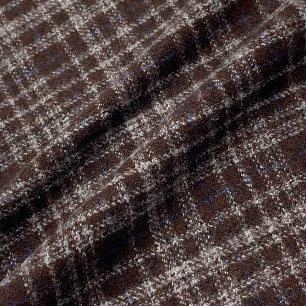 530g/m (10.5oz) 65% Polyester 35% Viscose Suit Crisp Hand Feel Fuzzy Fabric Blazer 32723