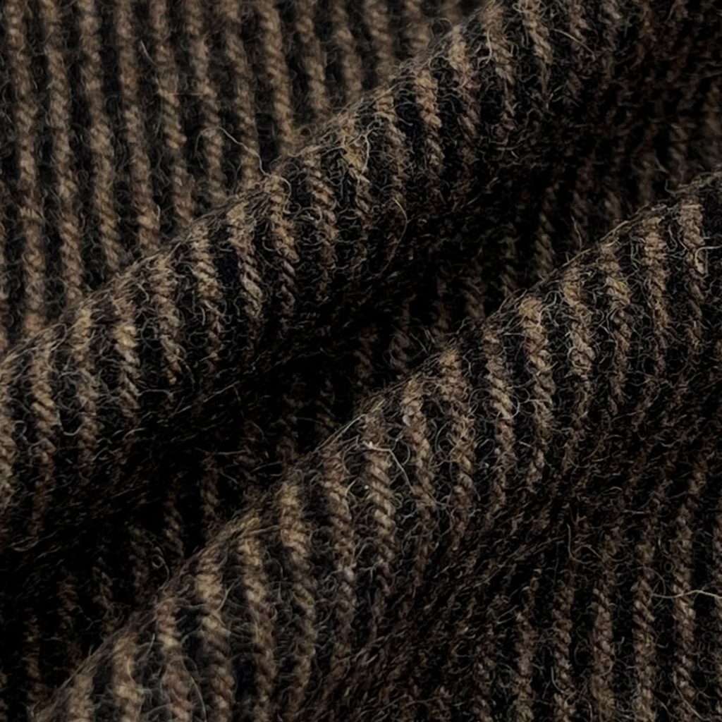 580gsm (20.5 oz) 50% Wool 50% Polyester Tweed Fuzzy Fabric Skirt Shawl