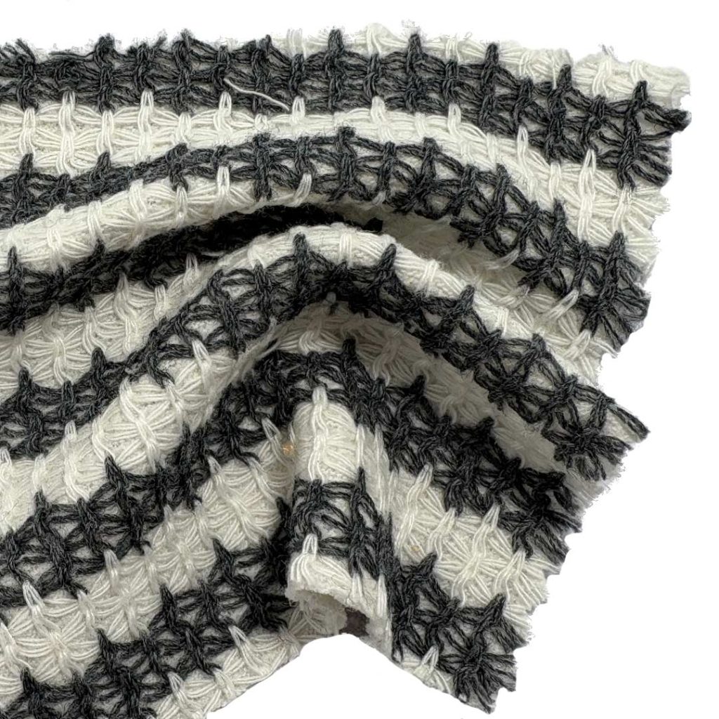 245gsm (8.6 oz) 65% Cotton 35% Polyester Jacquard Plated Soft Hand Feel Fabric Dress Long Sleeve Shirt