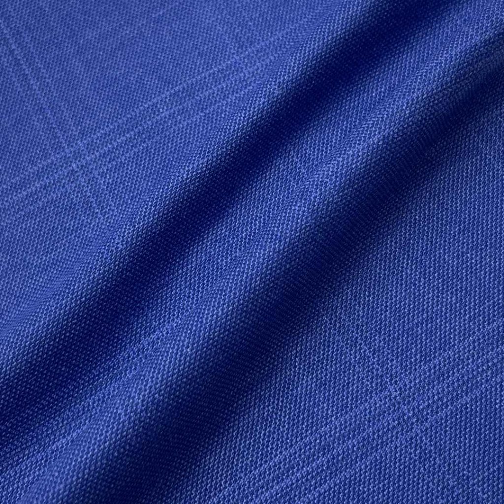 320g/m (6.3oz) 82% Polyester 16% Viscose 2% Spandex Suit Smooth Hand Feel Fine Fabric Blazer 31186