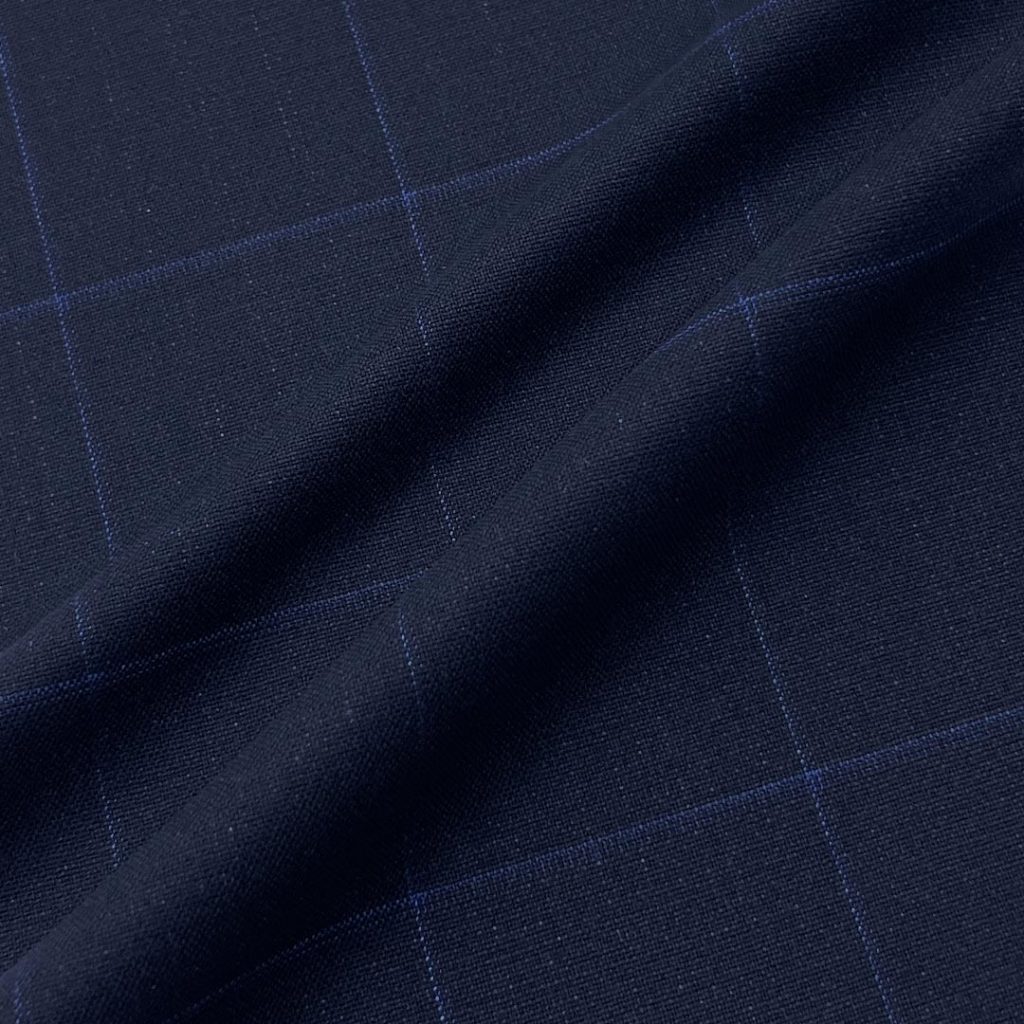 325g/m (6.4oz) 67% Polyester 31% Viscose 2% Spandex Suit Fine Crisp Hand Feel Fabric Blazer 31305