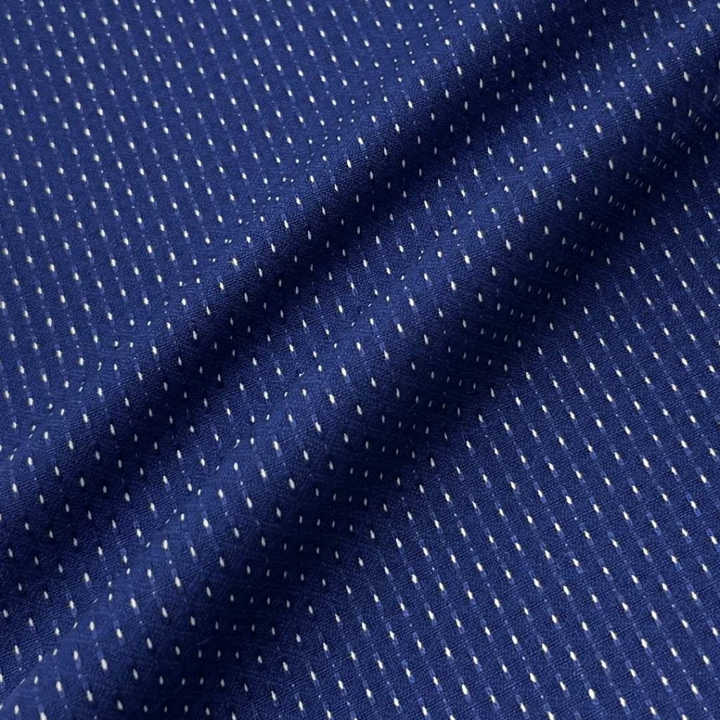 335g/m (6.6oz) 72% Polyester 28% Viscose Suit Crisp Hand Feel Textured Fabric Blazer 31325