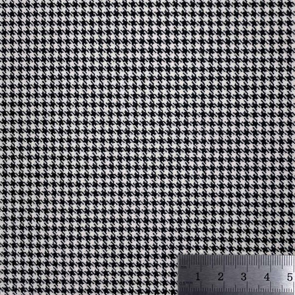 435g/m (8.6oz) 80% Polyester 16% Viscose 4% Spandex Suit Crisp Hand Feel Drapey Fabric Blazer 31546