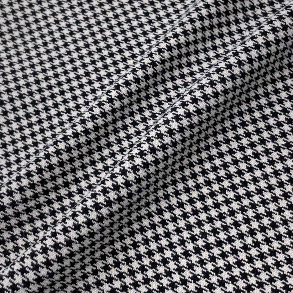 435g/m (8.6oz) 80% Polyester 16% Viscose 4% Spandex Suit Crisp Hand Feel Drapey Fabric Blazer 31546