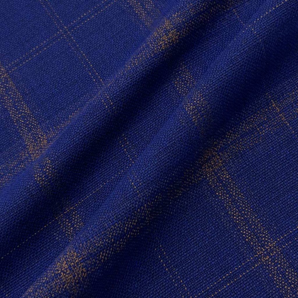 465g/m (9.2oz) 71% Polyester 27% Viscose 2% Spandex Suit Soft Hand Feel Drapey Fabric Blazer 31559