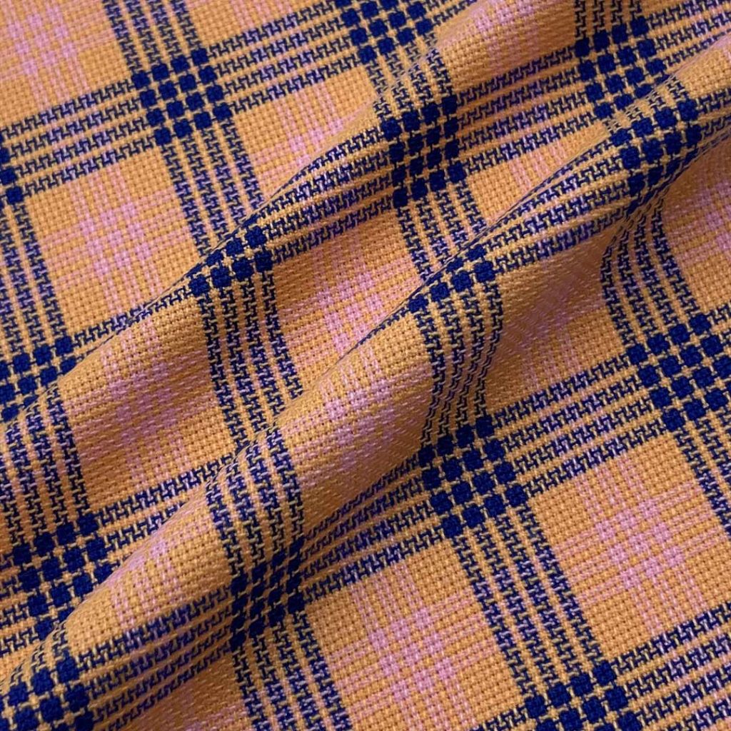 380g/m (7.5oz) 87% Polyester 17% Viscose Suit Textured Crisp Hand Feel Fabric Blazer 31648