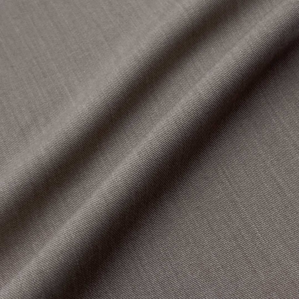 300g/m (5.9oz) 67% Polyester 28% Viscose 5% Spandex Suit Fine Soft Hand Feel Fabric Blazer 31668