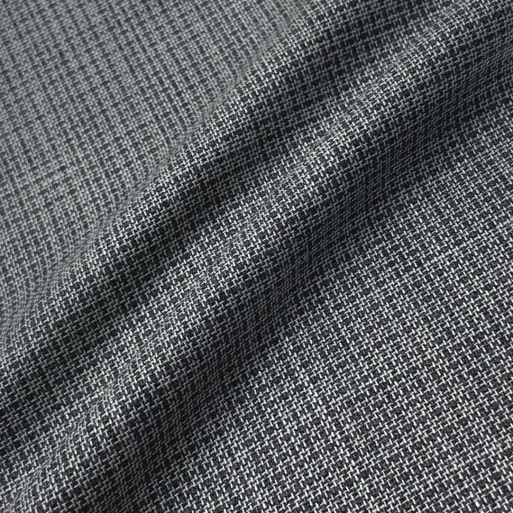 350g/m (6.9oz) 78% Polyester 22% Viscose Suit Crisp Hand Feel Textured Fabric Blazer 32843