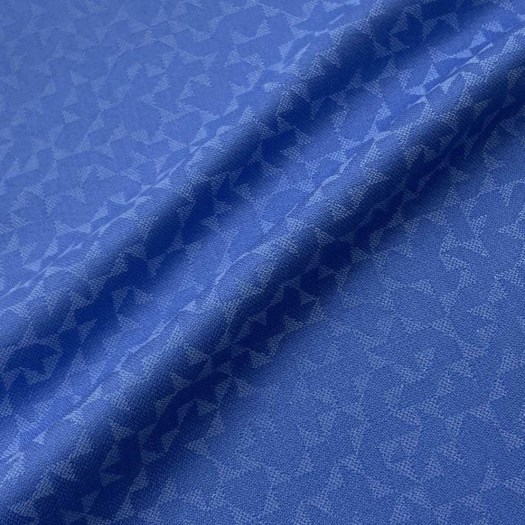 280g/m (5.5oz) 80% Polyester 20% Viscose Suit Smooth Hand Feel Glossy Fabric Blazer 33029