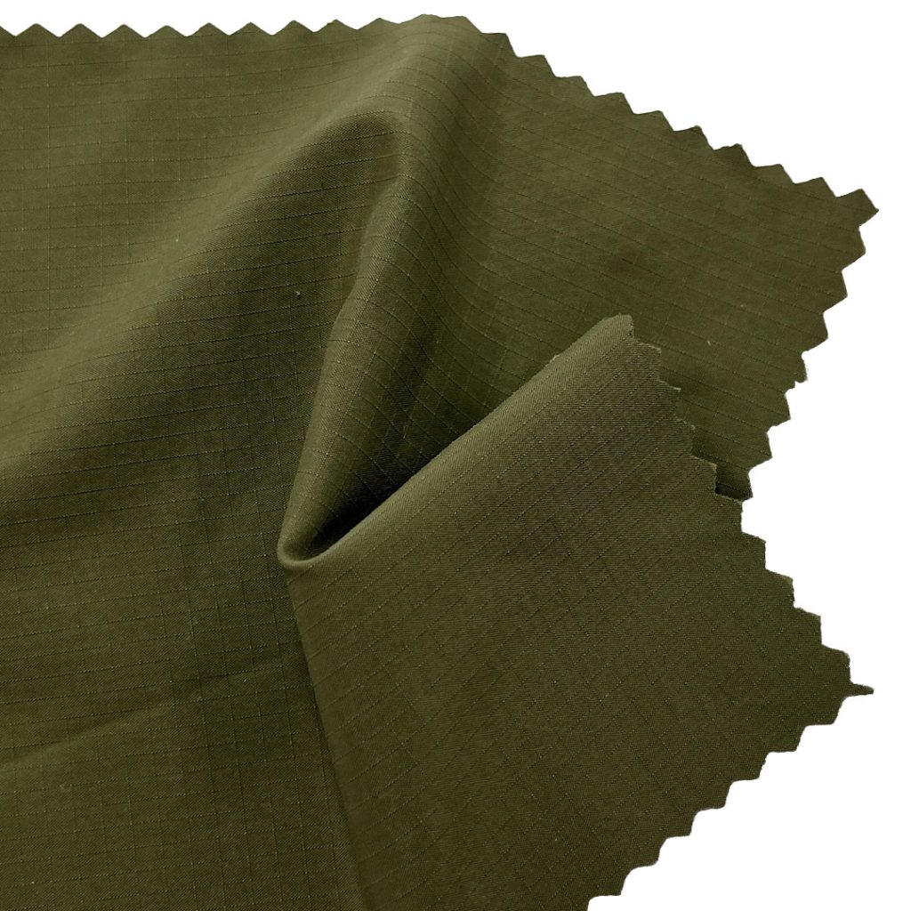 150gsm (5.3 oz) 100% Polyester Lining Ripstop Smooth Hand Feel Fabric Jacket Interlining D2651